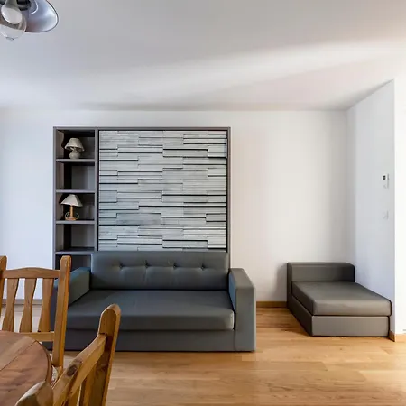Apartment Neuf 2* Au Centre De Avec Terrasse, Proche Telecabines Et Commerces - Fr-1-512-41